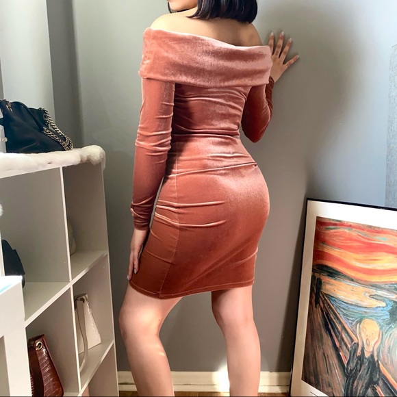 Velvet Over-shoulder Bodycon Dress in Copper - Picture 2 of 2